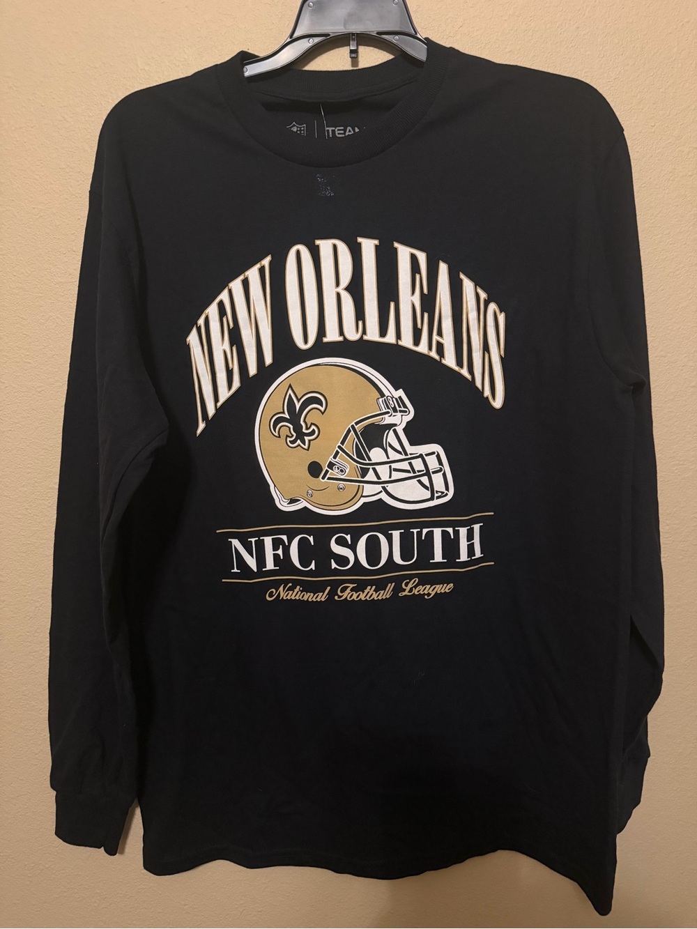 NWT Men’s New Orleans Saints NFL Team Apparel Long Sleeve Shirt - Size Medium